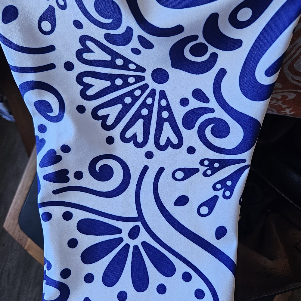 Blue and White Patterned Leggings - Picture 3 of 4